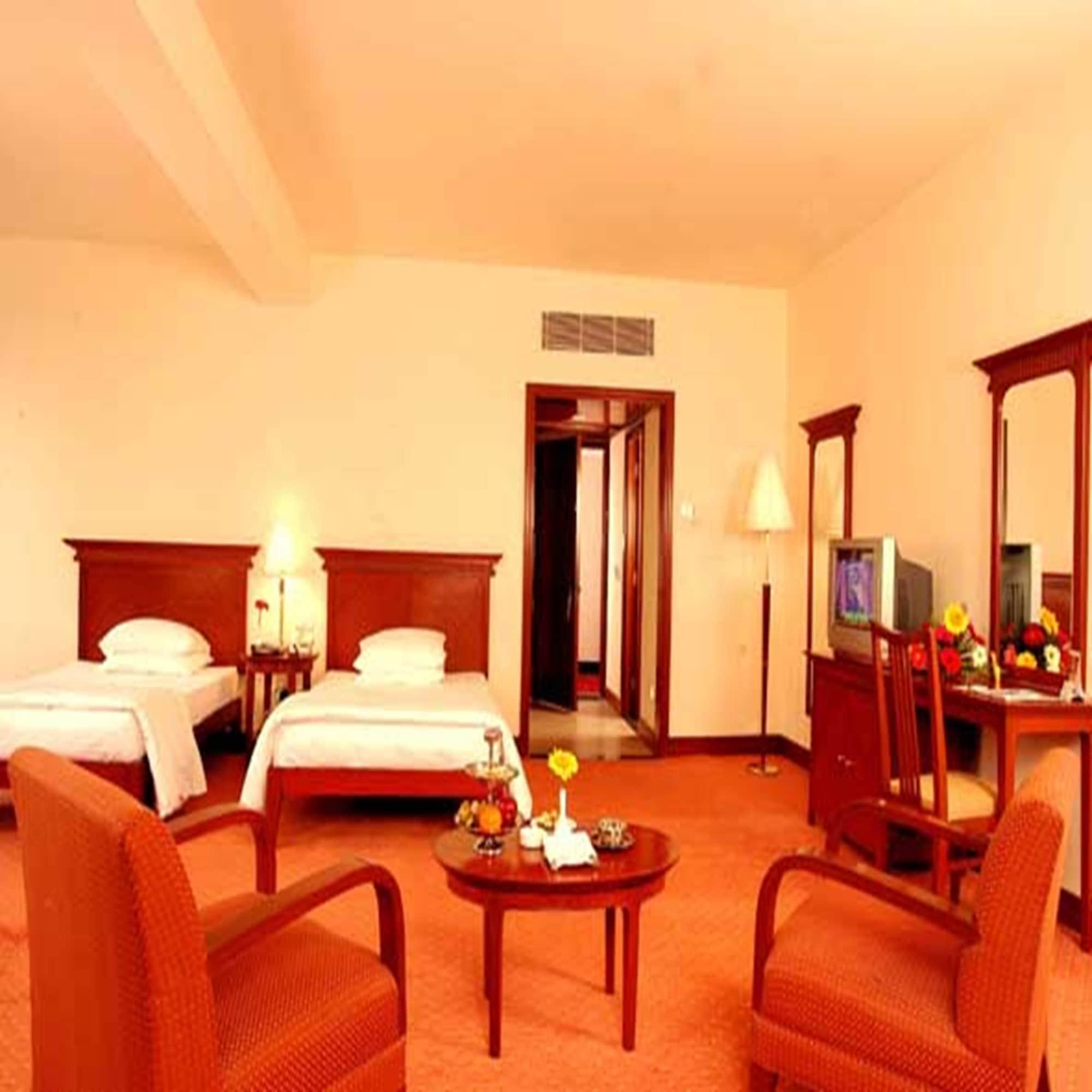 Hotel The Royal Plaza Gangtok Esterno foto
