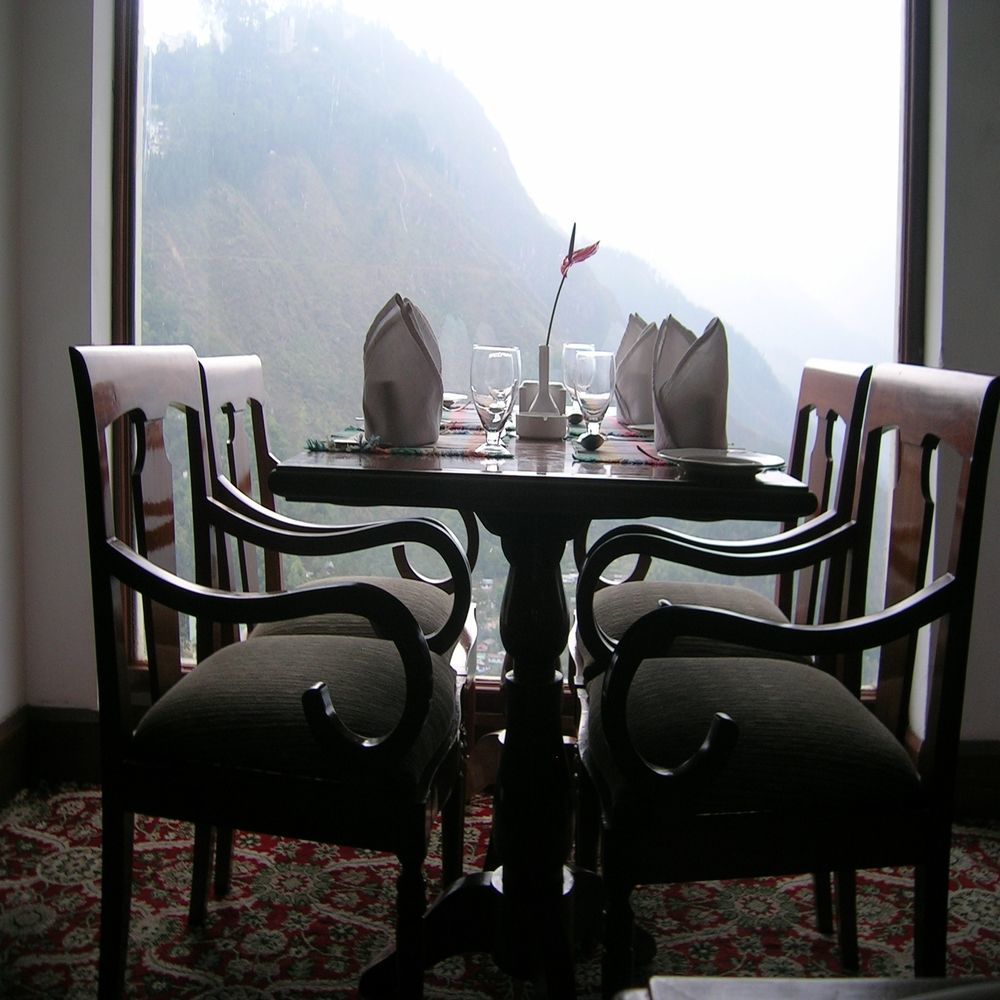 Hotel The Royal Plaza Gangtok Esterno foto