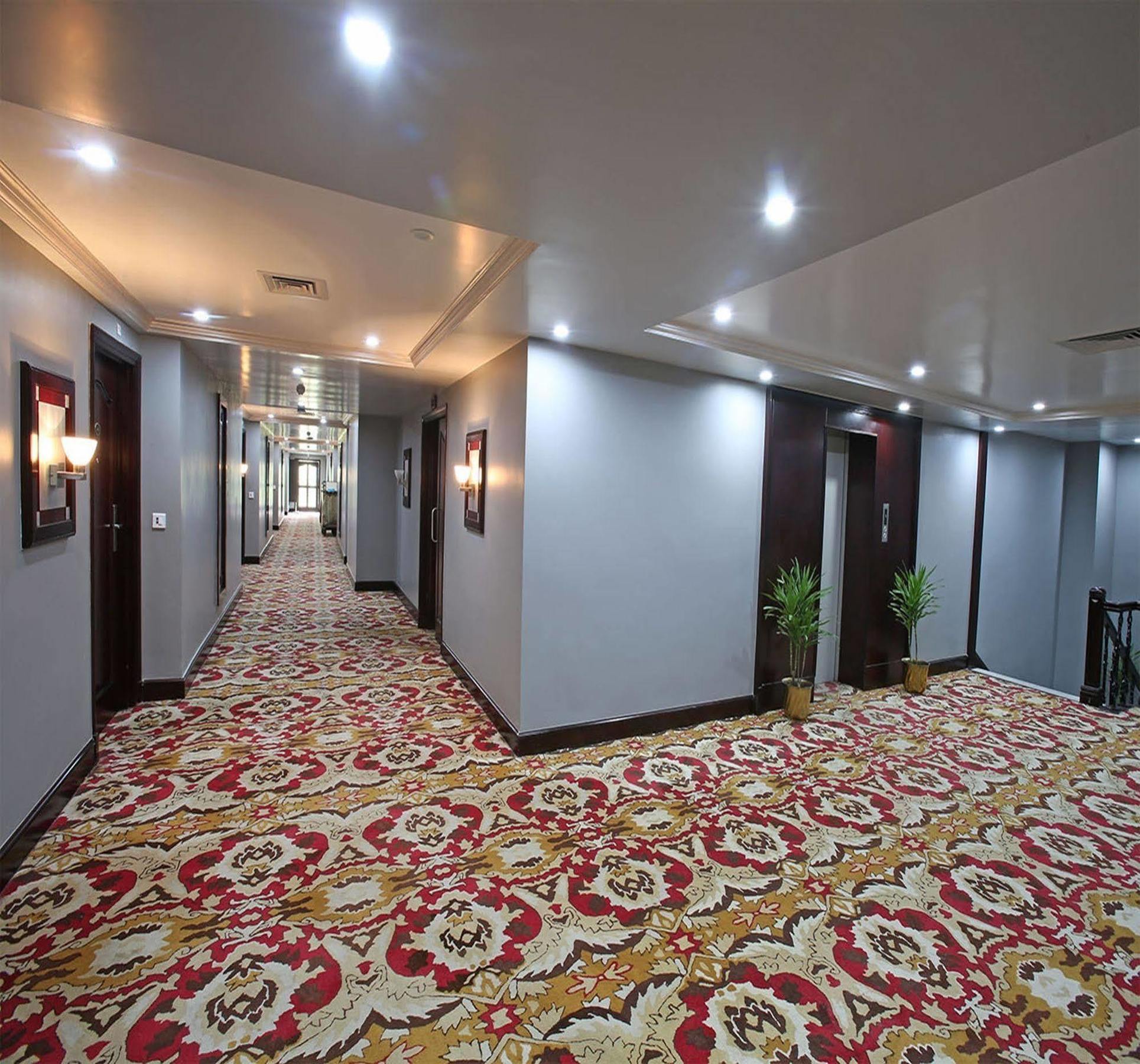 Hotel The Royal Plaza Gangtok Esterno foto